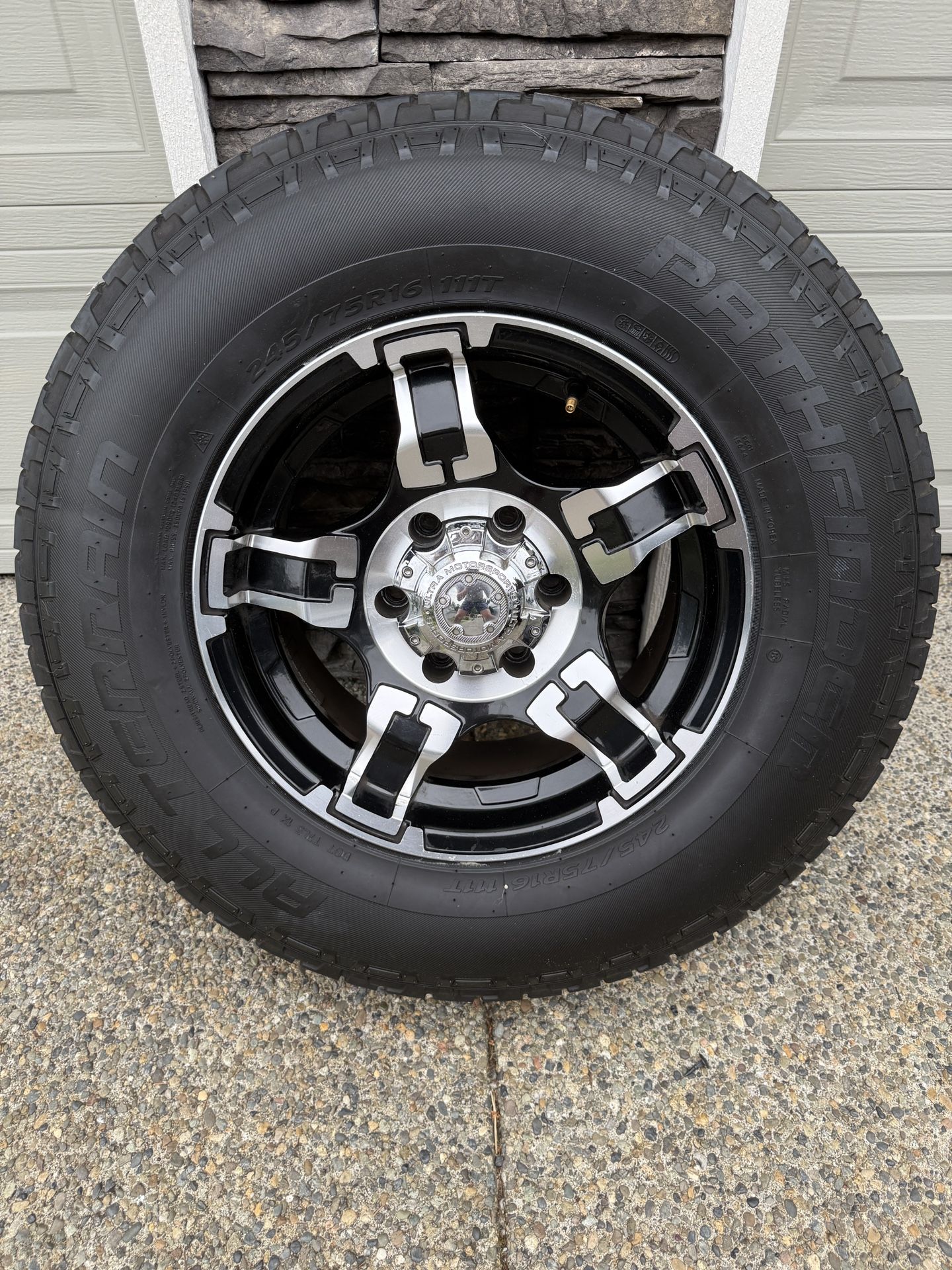 4 Ultra Motorsports Wheels With Tires