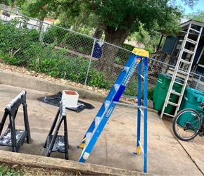 Set of 3 (2 ladders and painting horses)