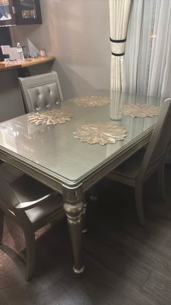 pewter, and color make me an offer Dining Table with four chairs  silver color make me an offer