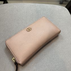 Gucci  Light Pink Purse 