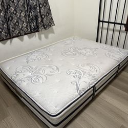 BEAUTYREST QUEEN MATTRESS LIKE NEW