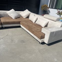 Free!! 3 piece L Couches , need cleaning