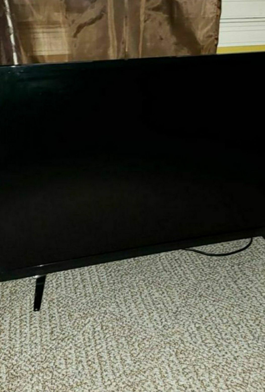 Vizio 32 inch TV great condition with remote