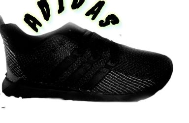 Adidas Questar Flow K Black Youth 5.5 / Women's 7 Unisex - NEW With Tags
