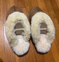 Brand New UGG Coquette Slippers Size 8 – Chestnut – Never Worn