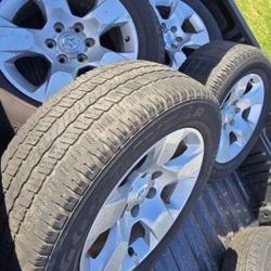 4 Wheels & Tires 2019 Dodge Big Horn 1500 RAM FITS MANY Size: P265/60/R18

great cond 6-lug pattern COMES W/LUGS