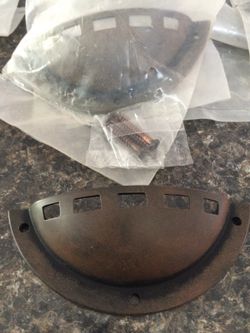 Furniture drawer pulls