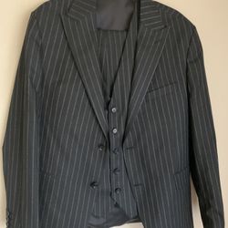 Mens Sz 50 3-pcs Suit Pick Up Only In Sheepshead Bay Brooklyn NY