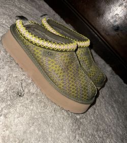 Platform Uggs Slippers