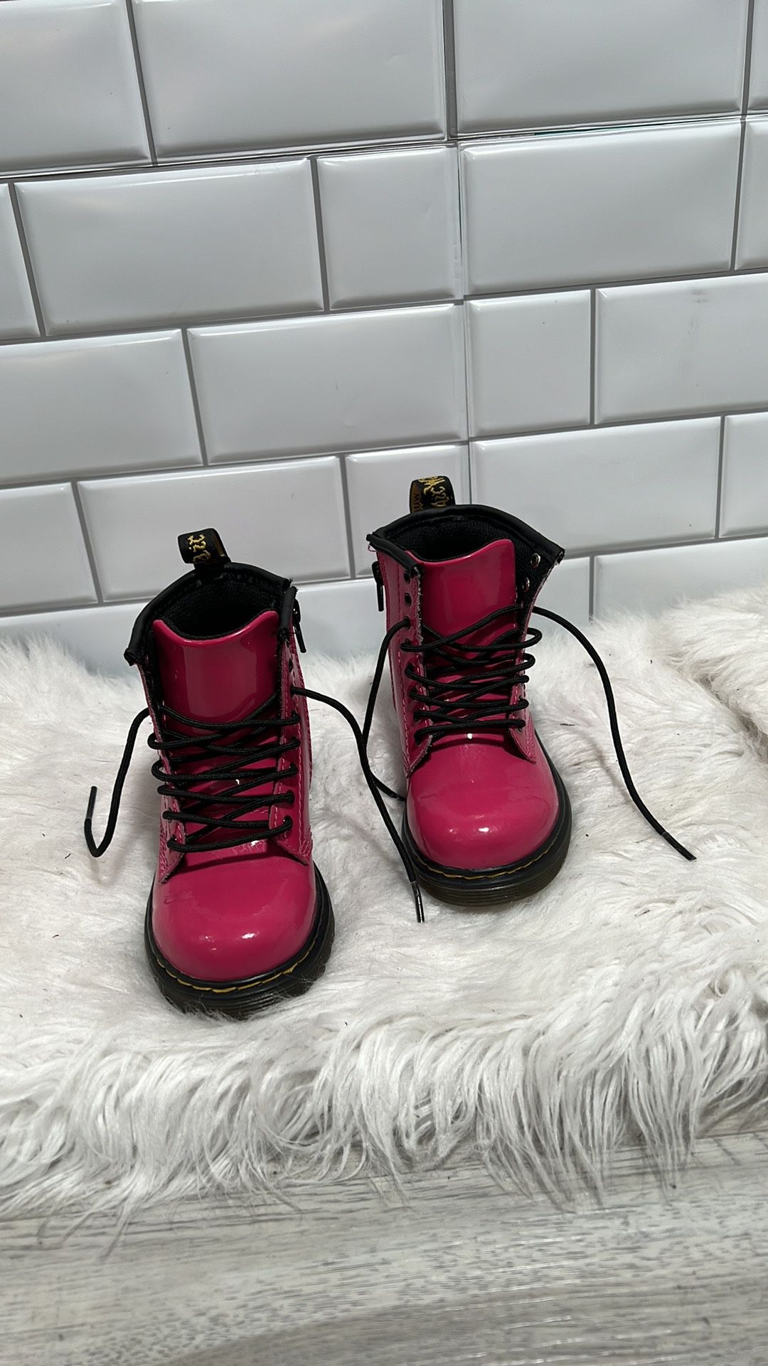 Dr. Martens 1460 T Pink Patent Leather Combat Boots Size 9 toddler AirWair