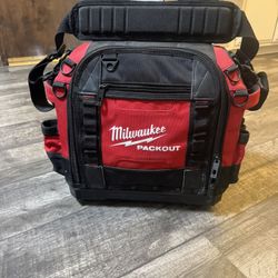 Milwaukee PACKOUT 15 in. Structured Tool Bag