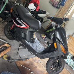 200 Cc Moped 