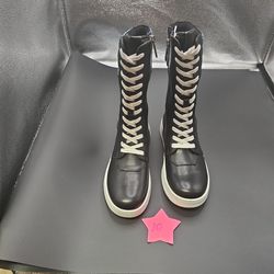 Cape Robbin boots size 6