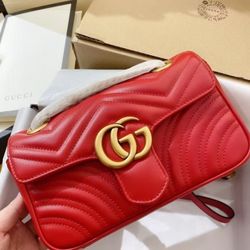 Gucci Red Gold Marmon Chain Crossbody Bag/Ladies Crossbody Bag