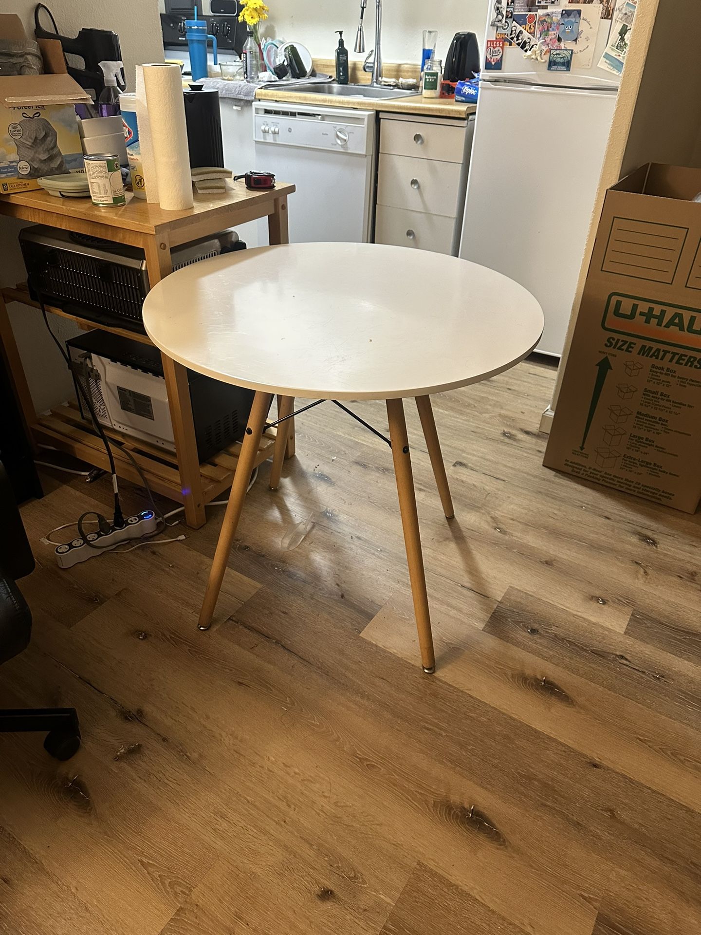White Round Kitchen Table