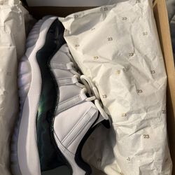 Retro 11 Low Emerald Size 12