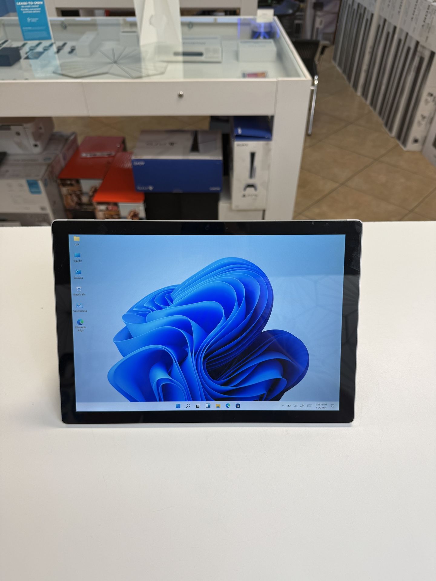 Microsoft Surface Pro 5 Core i5 8GB 256GB |Touchscreen