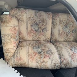 Living Room Set $75 🛋🖼🌸🍀 Sofa And Wall Art 🖼  Frame, Picture, Loveseat, Spring Furniture. House Furniture Living Room Furniture.,,