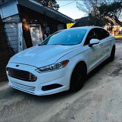 Ford Fusion SE 2015