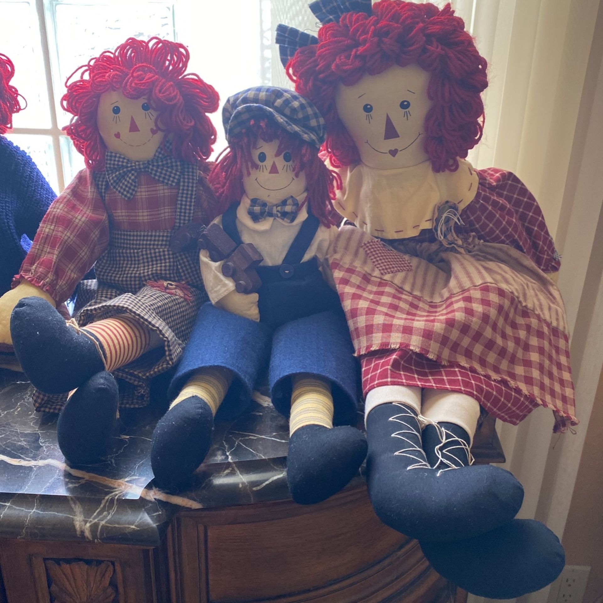 6 Raggedy Ann & Andy Dolls 