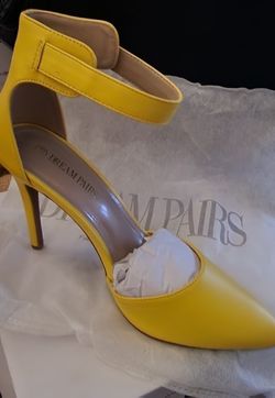 Dream pairs Sexy yellow Is new in the Box