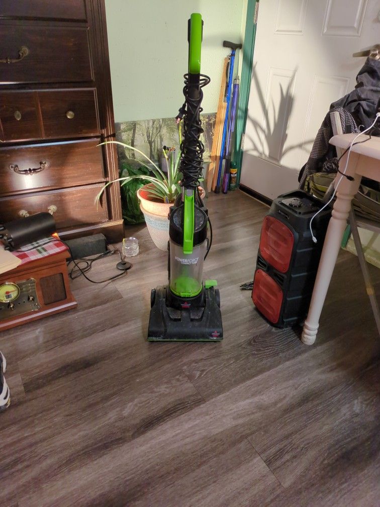 Bissell Vacuum Cleaner