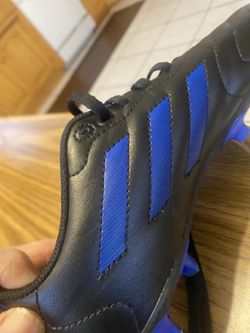 Boys Soccer Shoes Brand New Size 4.5