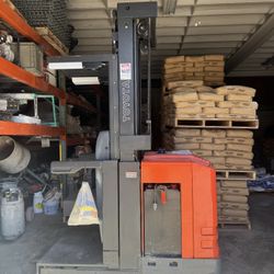 Toyota Order Picker Excellent Condition Used Fork Lift Forklift 