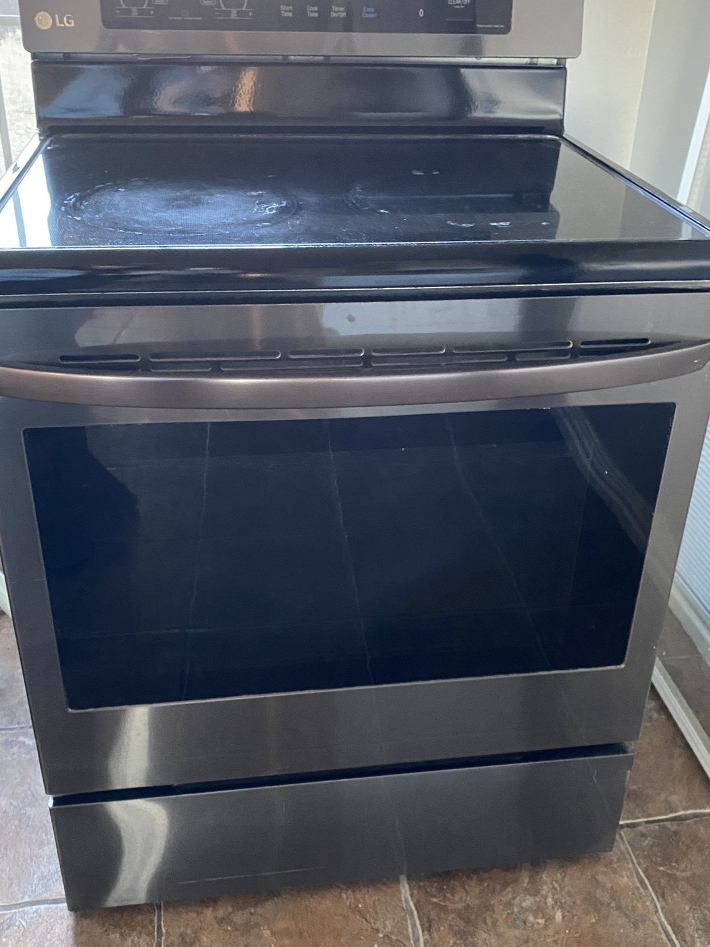 LG Appliances Package - Stove, Dishwasher, Microwave