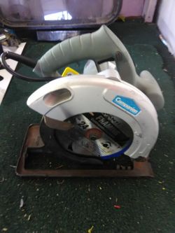 Circle saw working