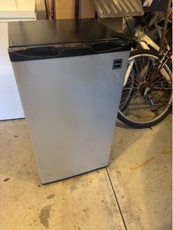 RCA mini fridge  and freeze