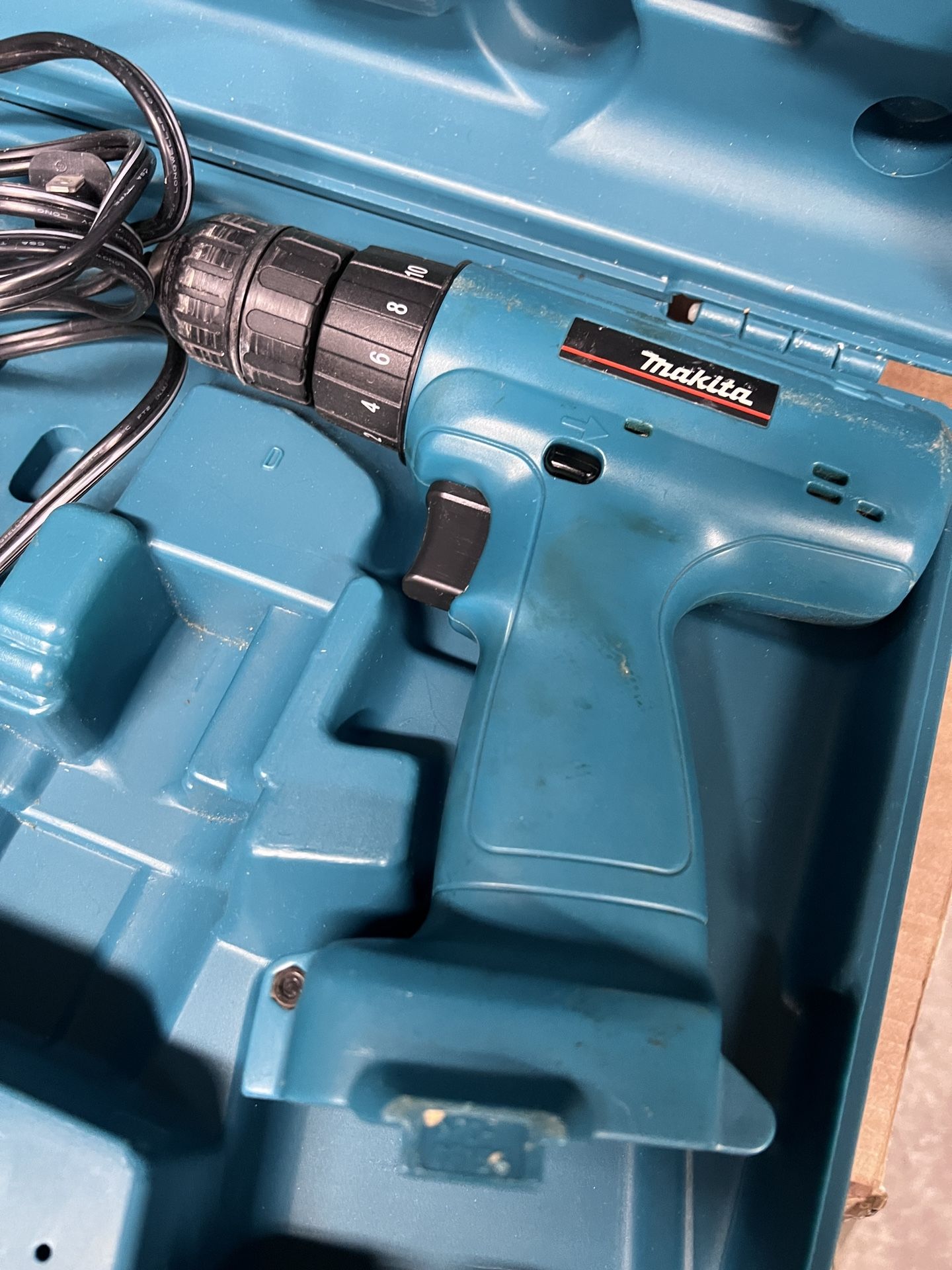 Makita 6227d Drill And ML120 Light