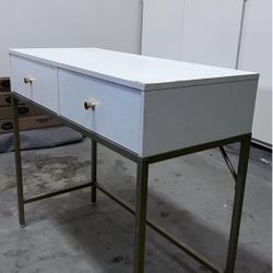 Make Up Table