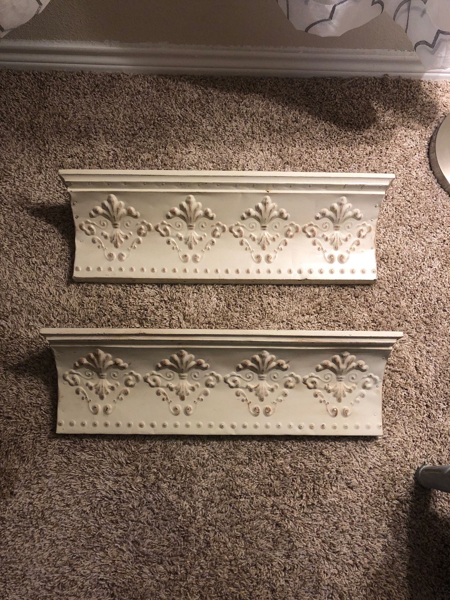 Wall shelves