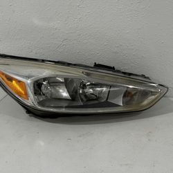 2015-2016-2017-2018 Ford Focus Headlight Passenger Side 