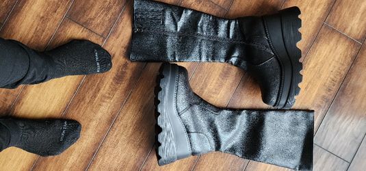 NEW BOOTS.   8.5 size