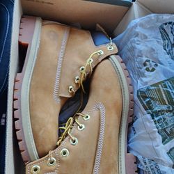 Timberland Youth Size 5 Brand New