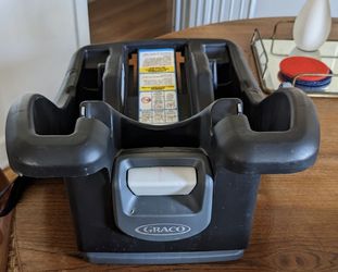 Free Graco snugride 35 lite lx base, cover, infant insert