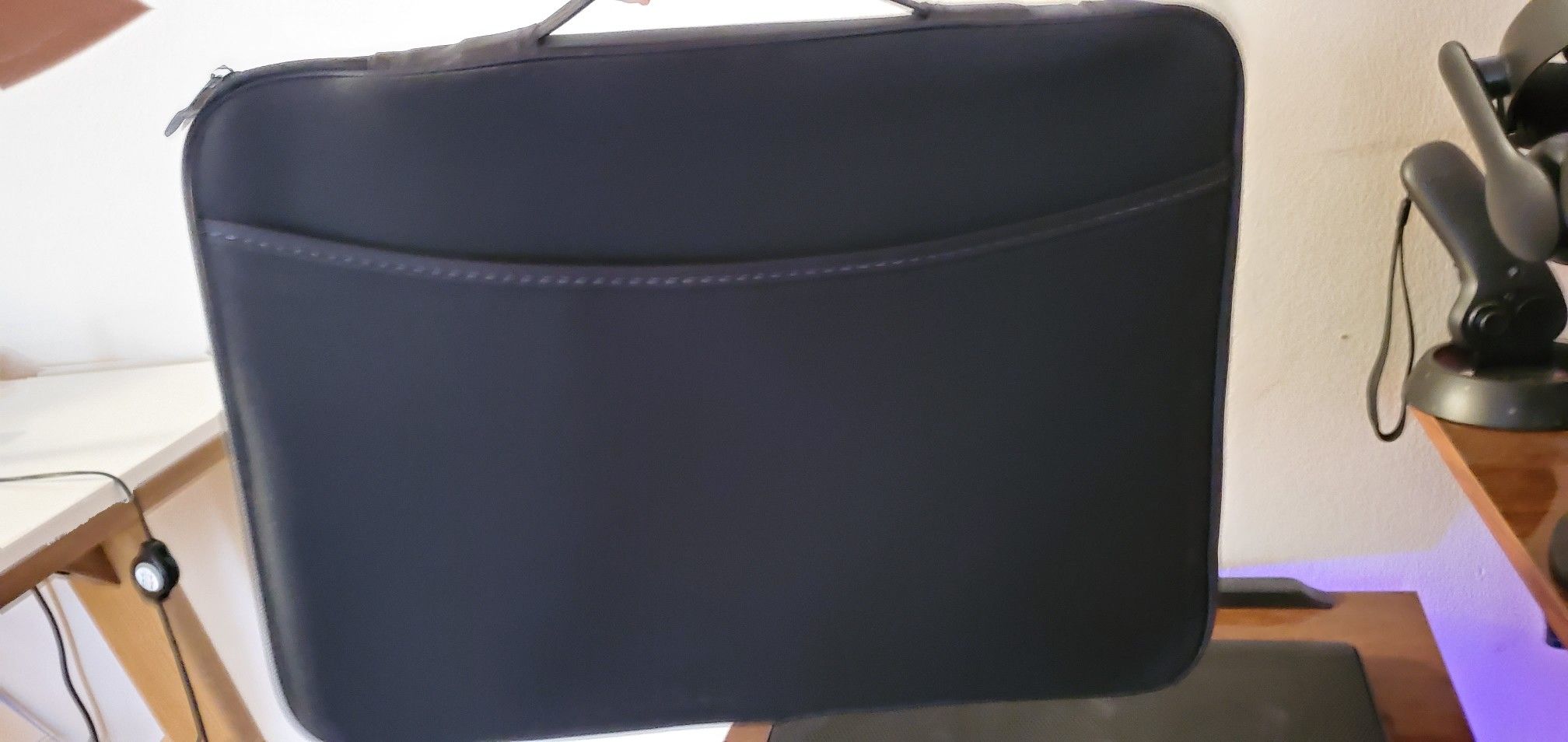 Logitech Laptop Case Briefcase with Padding and Strap (Designed for 15 inch laptop's and smaller) Very Protective