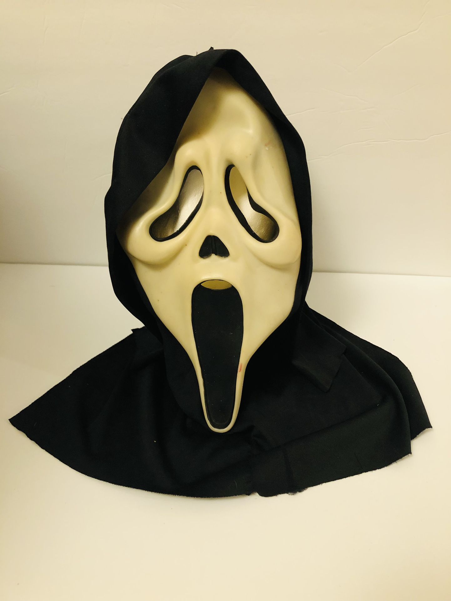 EASTER UNLIMITED INC. SCREAM GHOST FACE MASK SCREAM