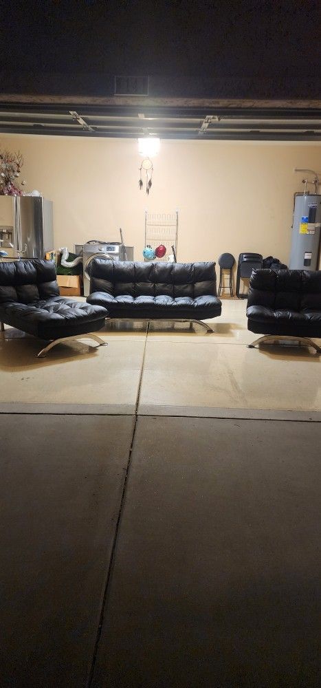 Free Sofa Set. Pls Look All Pictures And Read Information