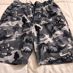 Men’s Nike Camo Shirts Size Small 