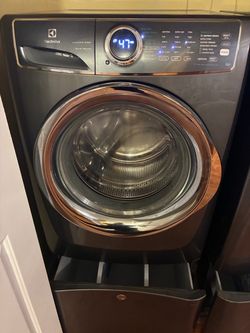 Electrolux Washer & Dryer with risers