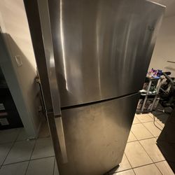 Whirlpool Refrigerator $300