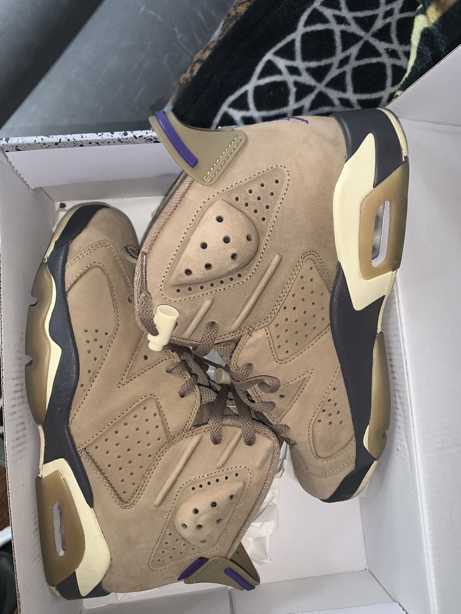 WOMENS size 9 Jordan Retro 6 Gor-Tex