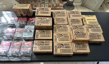 HUGE HOT WHEELS Lot of RLC Red Line Club and Other Special Editions QTY 32 Cars
