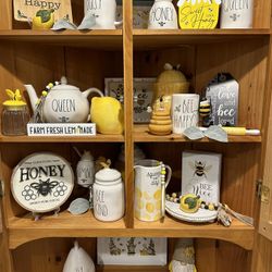 Bumble Bee And Lemon Decor 