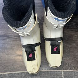 Nordica N807 Vintage Downhill Ski Boots 25.0 Black and White 80s/90s