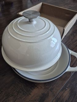 Cast Iron Dutch Oven Pot