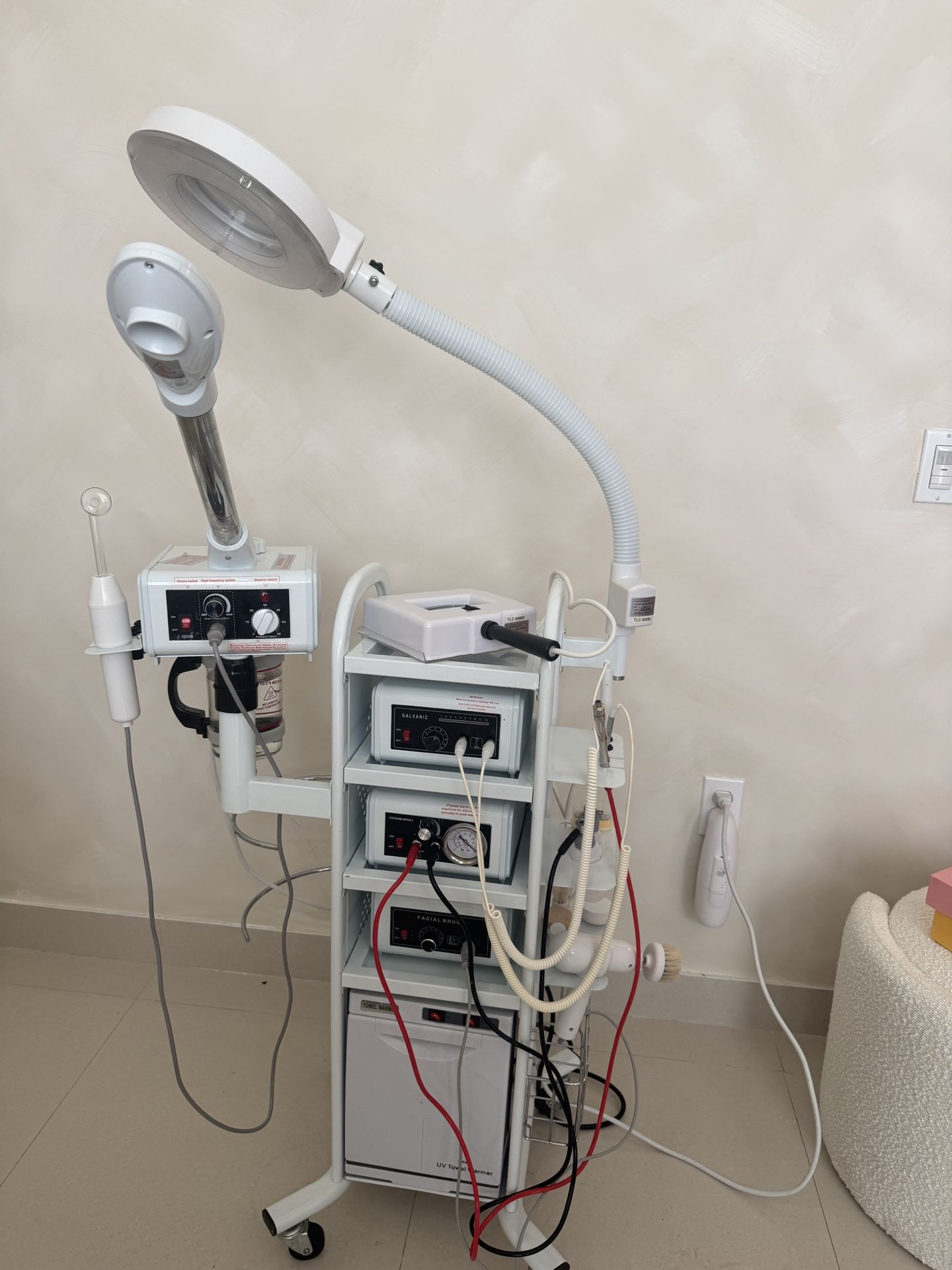 Multifunctional Facial Machine